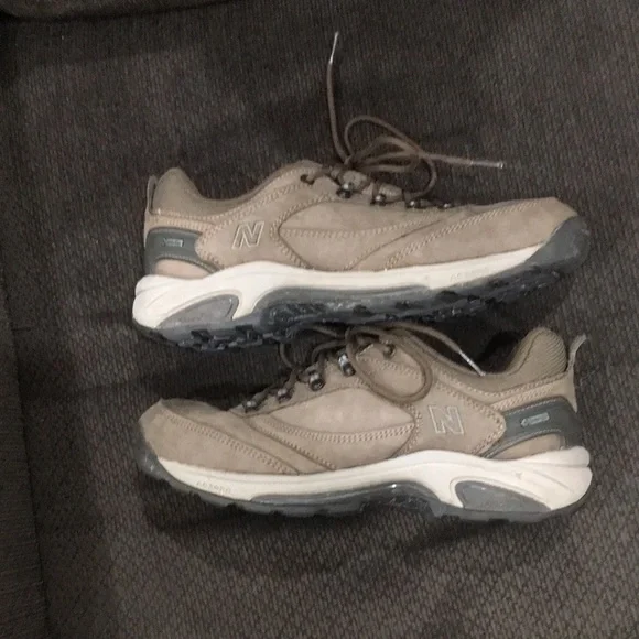 WATERPROOF New Balance Goretex shoes women 9 - Picture 5 of 15